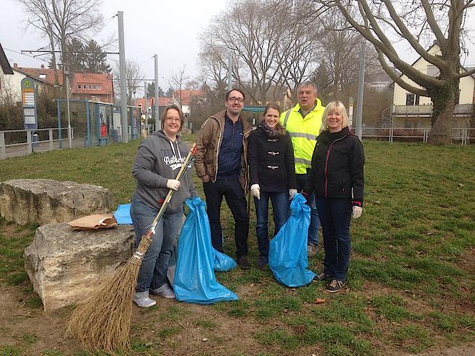 Doris Ahnen (MdL) unterstützt SPD Hechtsheim beim "Dreck-Weg-Tag"
