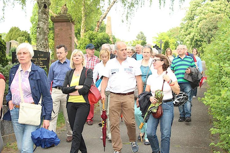 Doris Ahnen auf den Spuren von "Hechtsheims unbekannten Ecken"