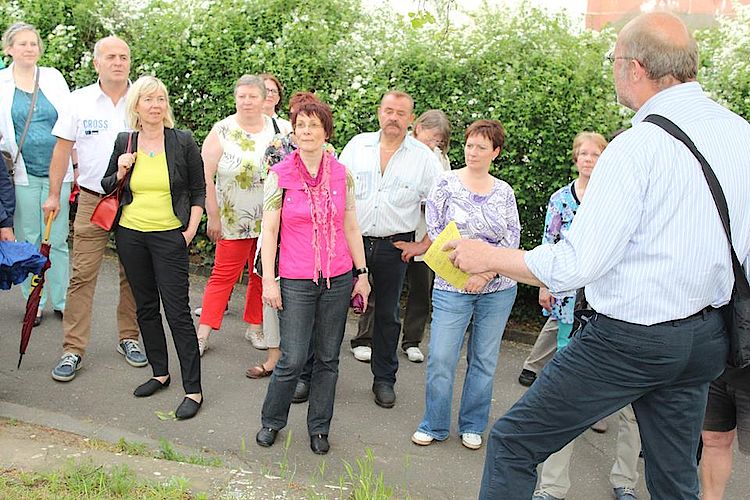 Doris Ahnen auf den Spuren von "Hechtsheims unbekannten Ecken"