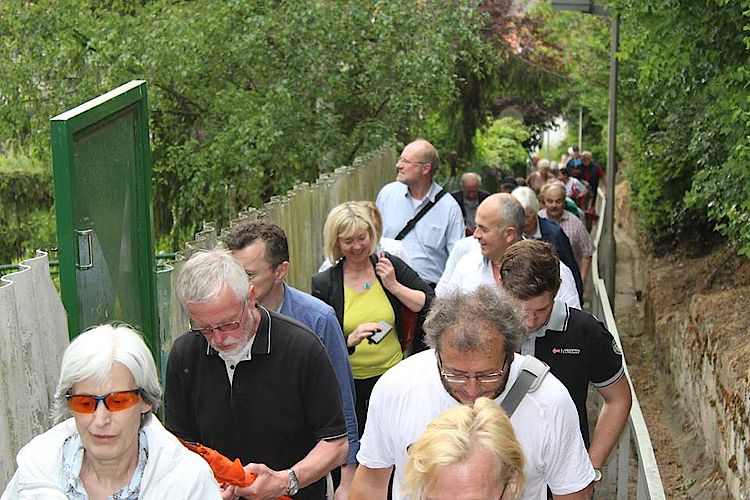 Doris Ahnen auf den Spuren von "Hechtsheims unbekannten Ecken"