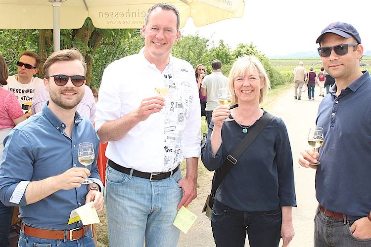 Doris Ahnen nahm an "Ebersheimer Weinwanderung" teil