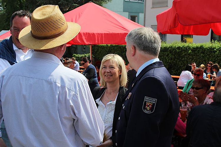 Doris Ahnen beim "Tag der Feuerwehr" in Drais